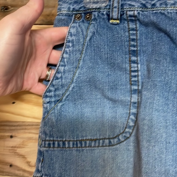 Union Bay size 5 Blue Denim Mid-rise 3” Inseam Shorts with Button Back Pockets - Picture 2 of 11